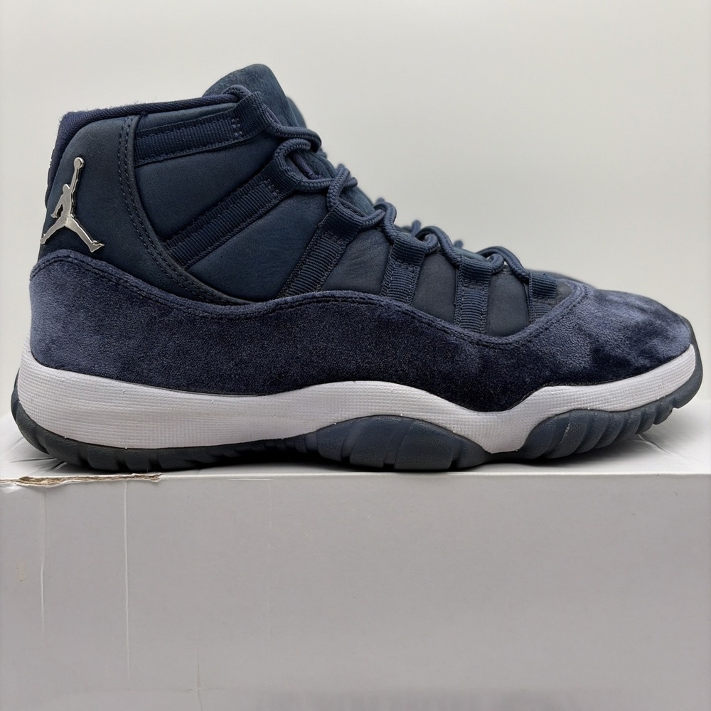 Size 8W/6.5M- Jordan 11 Midnight Navy Velvet 2022 (AR0715-441)